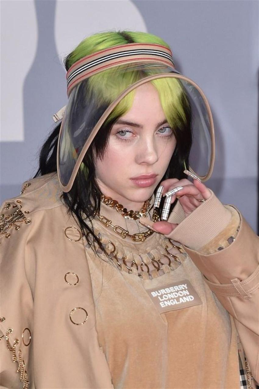 Billie Eilish 'Asla göstermem' dediği dövmesini gözler önüne serdi!