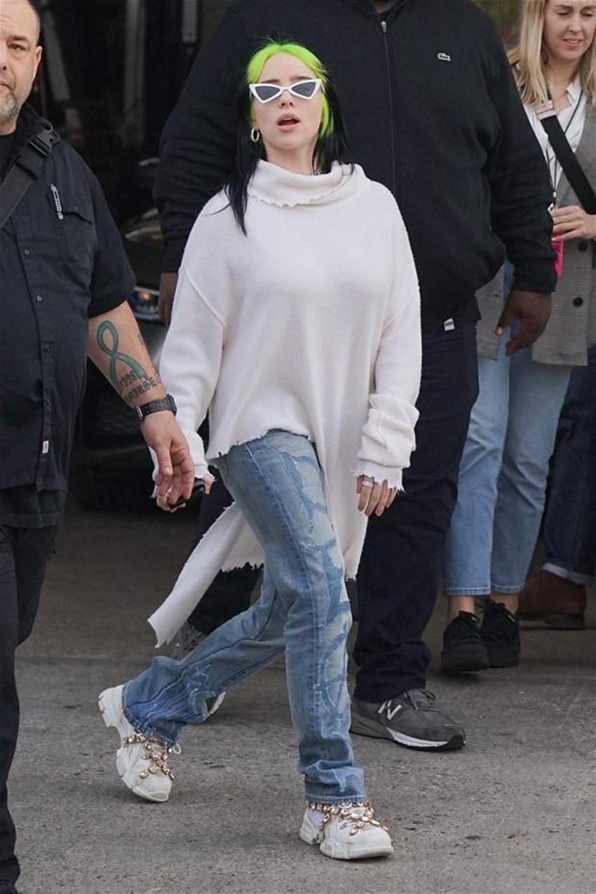 Billie Eilish 'Asla göstermem' dediği dövmesini gözler önüne serdi!