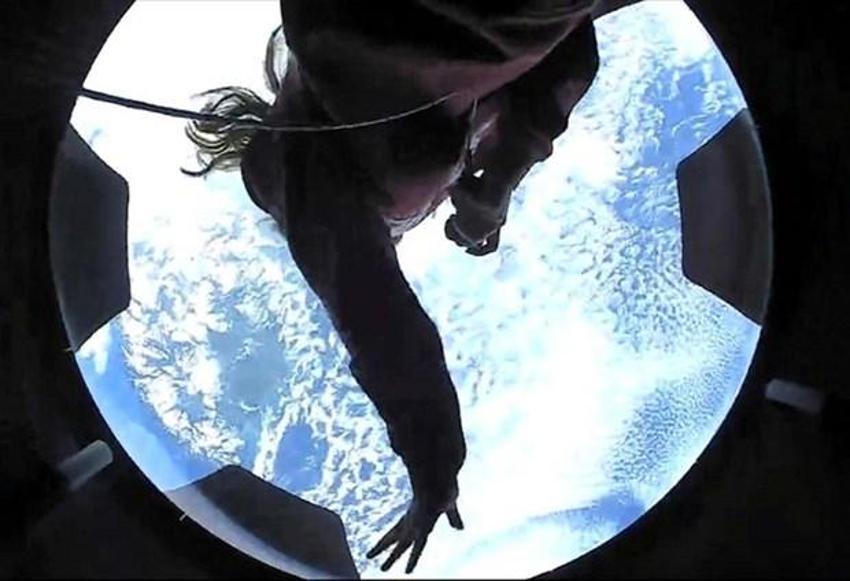 SpaceX'in "Crew Dragon" kapsülü dünyaya döndü! Tarihi anlar...