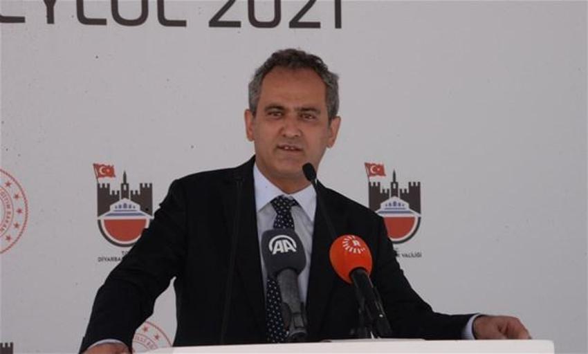 MEB harekete geçti  ve yeni kararı Bakan Özer duyurdu!  Hafta sonu eğitim...