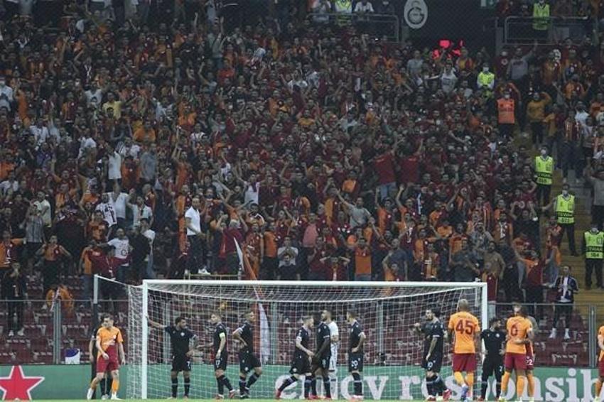 Strakosha kendi kalesine attı Galatasaray Lazio'yu devirip liderlik koltuğuna oturdu!