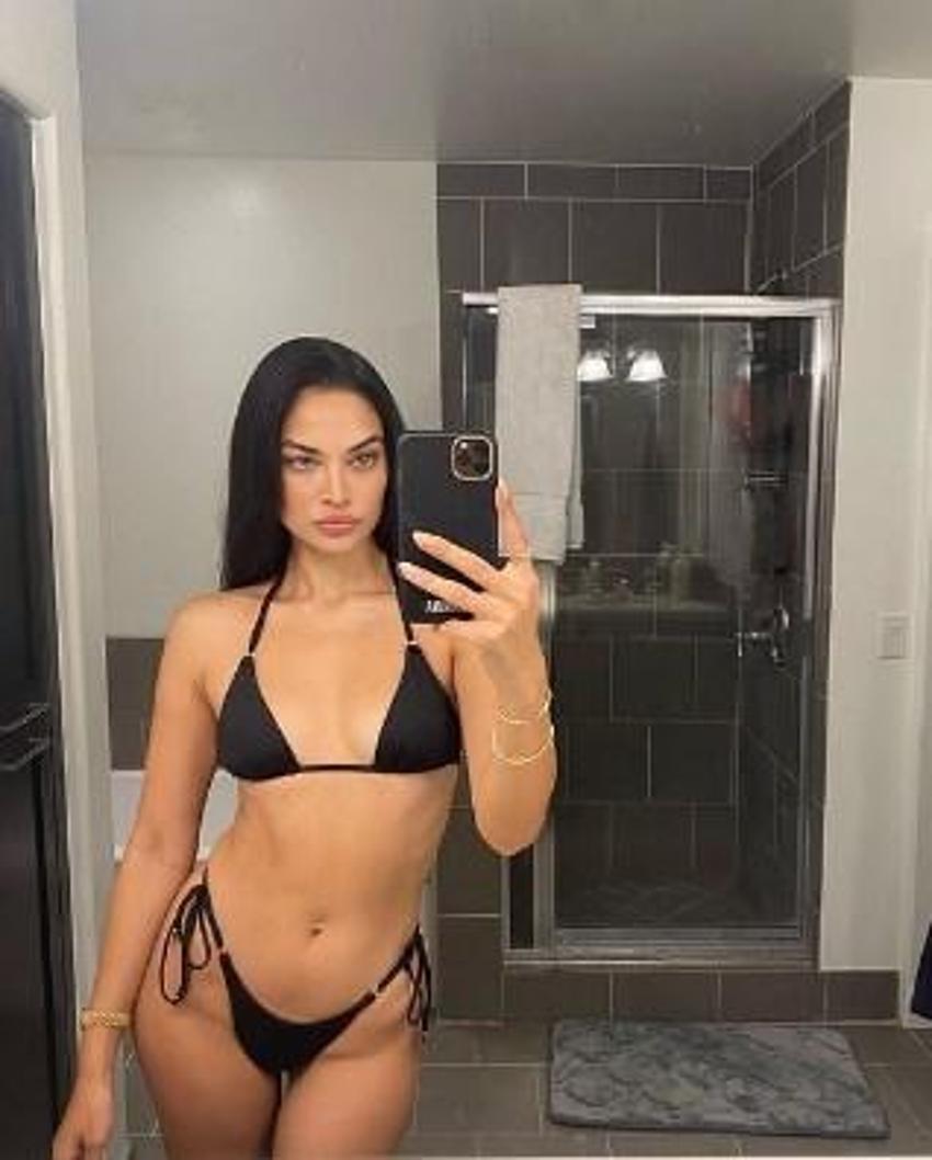 Shanina Shaik çıplak pozuyla olay oldu!