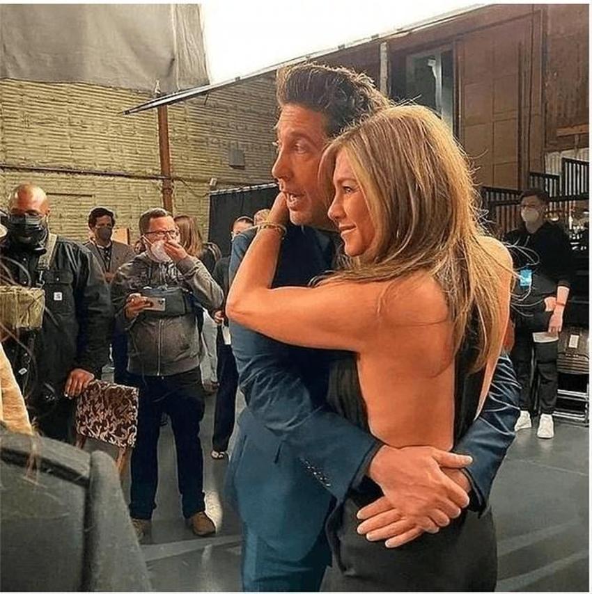 Jennifer Aniston'dan iddialara net yanıt! 'O benim kardeşim'