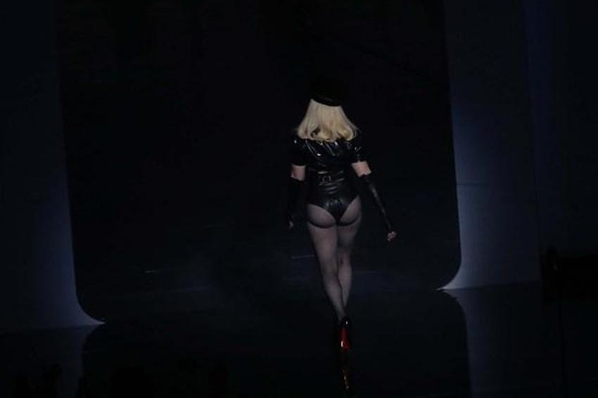 Madonna'dan MTV Video Müzik Ödülleri'nde sürpriz açılış!