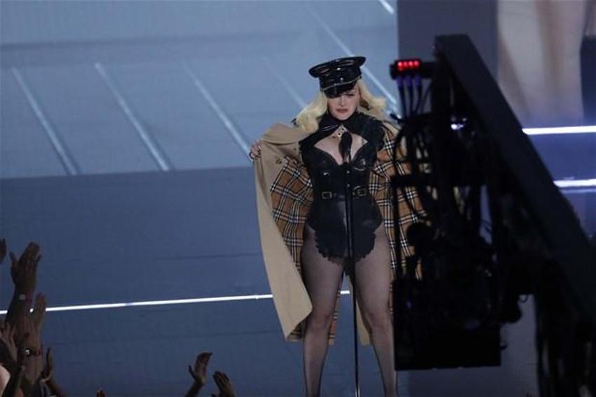Madonna'dan MTV Video Müzik Ödülleri'nde sürpriz açılış!