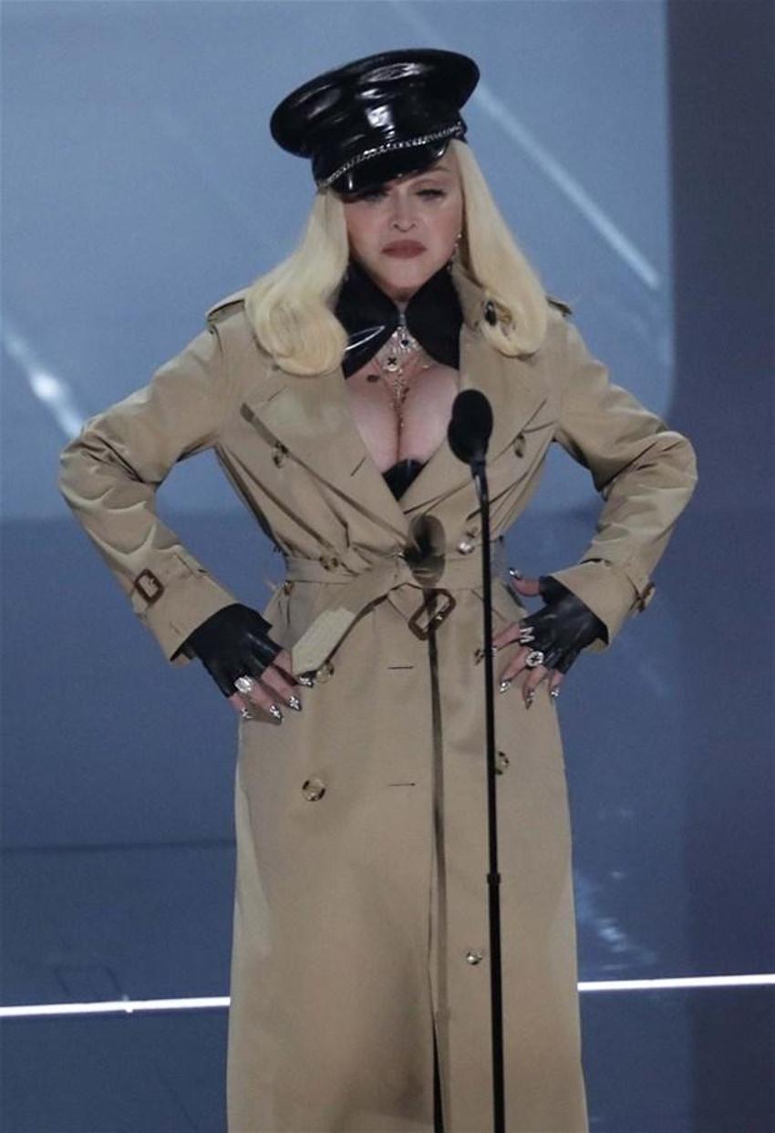 Madonna'dan MTV Video Müzik Ödülleri'nde sürpriz açılış!