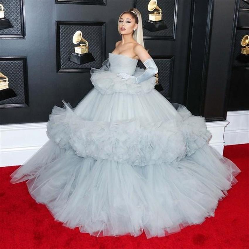 Ariana Grande'den şaşırtan karar!
