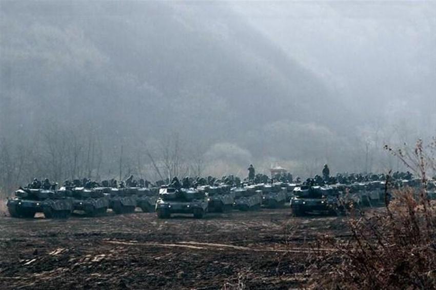 Dünya diken üstünde! Kuzey Kore yine yaptı! Füzeleri ateşledi