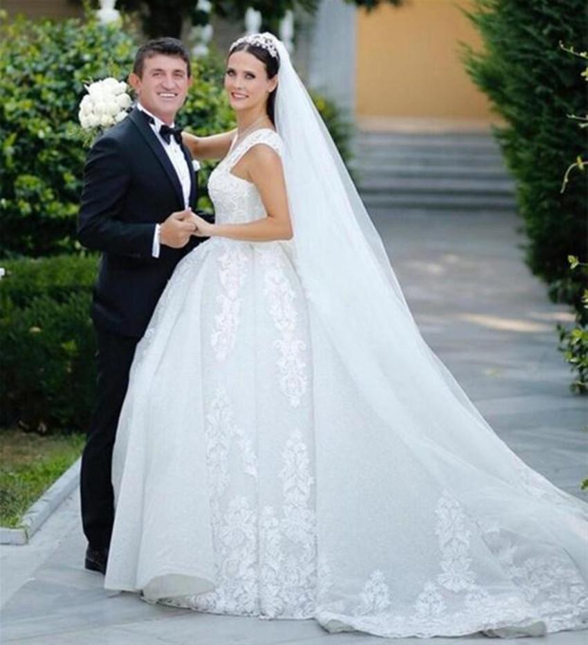 Fatoş Kabasakal-Erkan Kayhan çifti düğünlerini yaptı! Rötarlı...