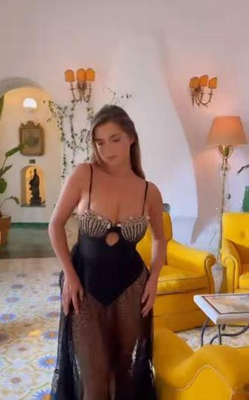 Demi Rose yine yaptı yapacağını! Bu kez de...