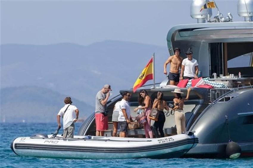 James Rodriguez'in İbiza tatili görüntüleri olay yarattı!