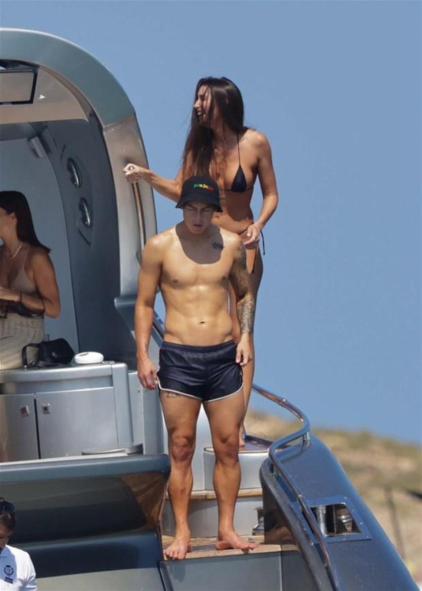 James Rodriguez'in İbiza tatili görüntüleri olay yarattı!