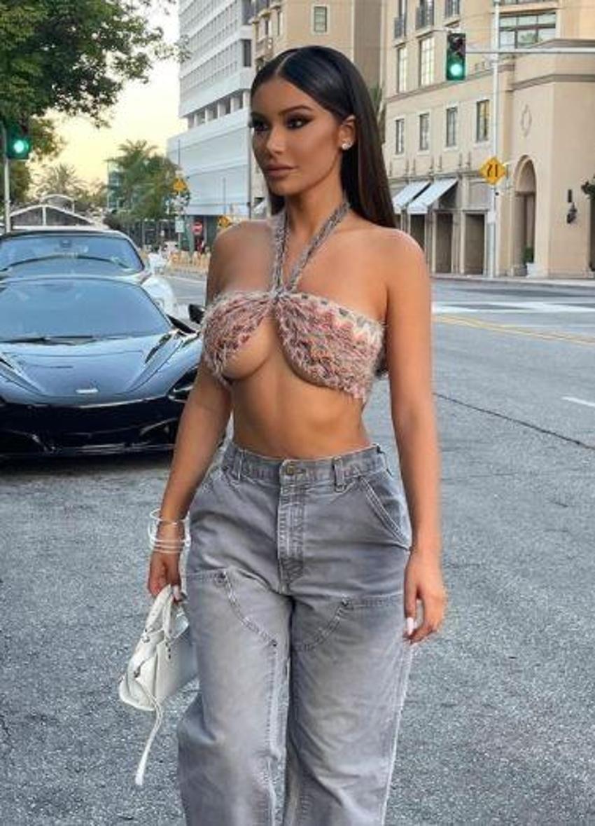 Janet Guzman'ın kıyafeti şok etti!