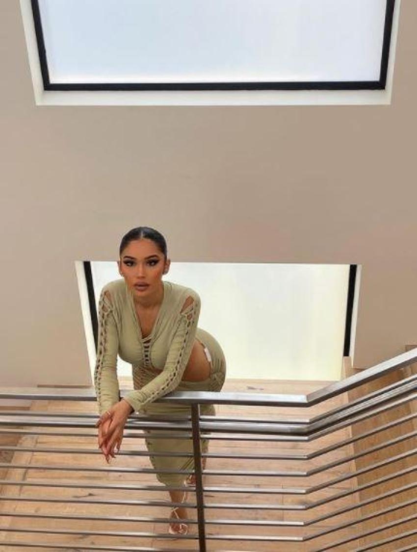 Janet Guzman'ın kıyafeti şok etti!