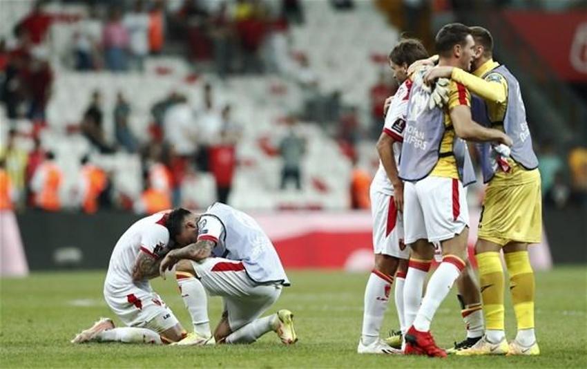 Türkiye - Karadağ maçında 90+7'de yıkıldık!  Altay'ın sesi televizyondan duyuldu, Şenol Güneş detayı...