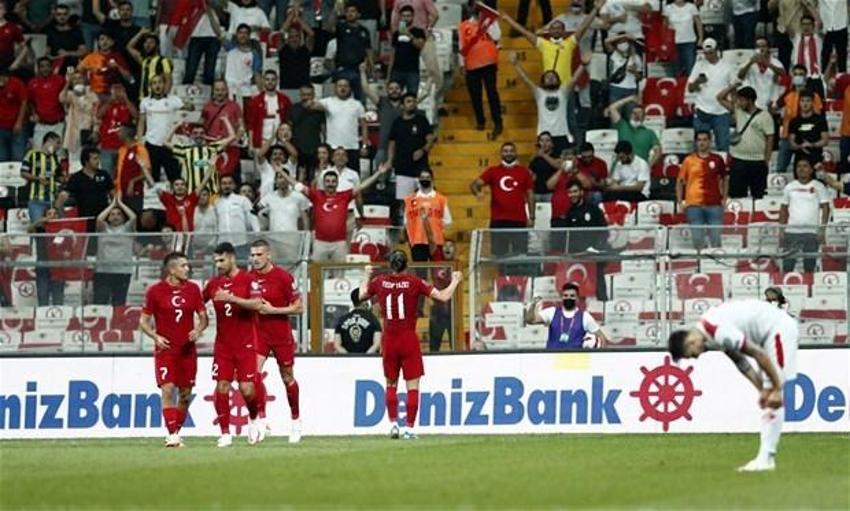 Türkiye - Karadağ maçında 90+7'de yıkıldık!  Altay'ın sesi televizyondan duyuldu, Şenol Güneş detayı...