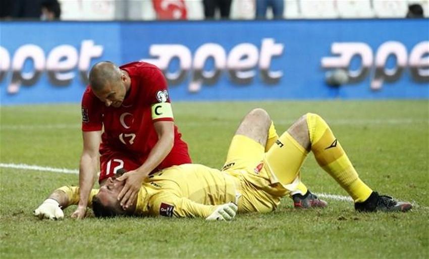 Türkiye - Karadağ maçında 90+7'de yıkıldık!  Altay'ın sesi televizyondan duyuldu, Şenol Güneş detayı...
