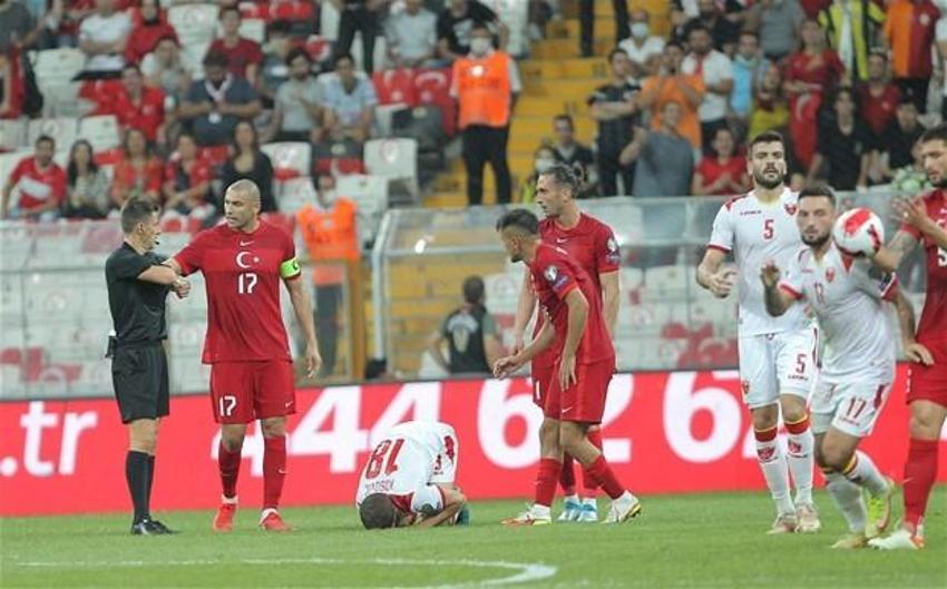 Türkiye - Karadağ maçında 90+7'de yıkıldık!  Altay'ın sesi televizyondan duyuldu, Şenol Güneş detayı...