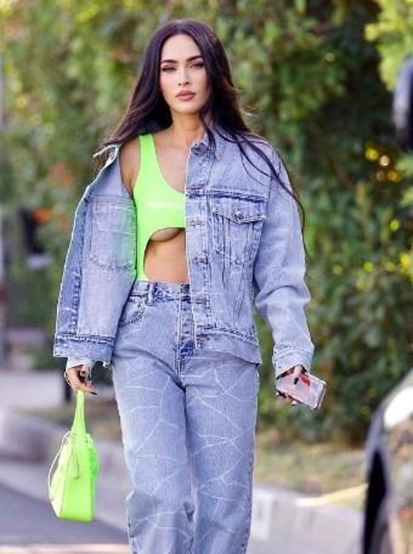 Megan Fox markete dekolteli bluzüyle gitti! Sevgilisi...