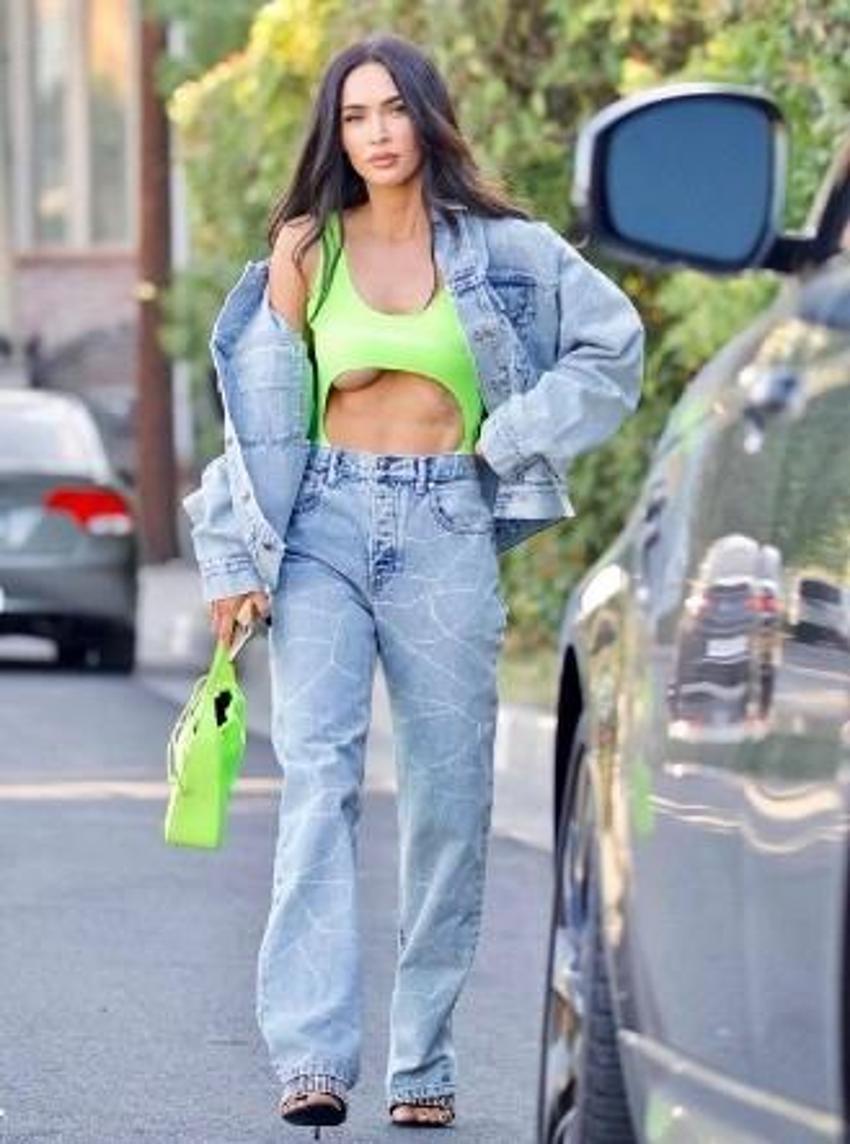 Megan Fox markete dekolteli bluzüyle gitti! Sevgilisi...