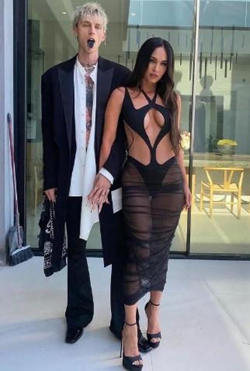 Megan Fox markete dekolteli bluzüyle gitti! Sevgilisi...
