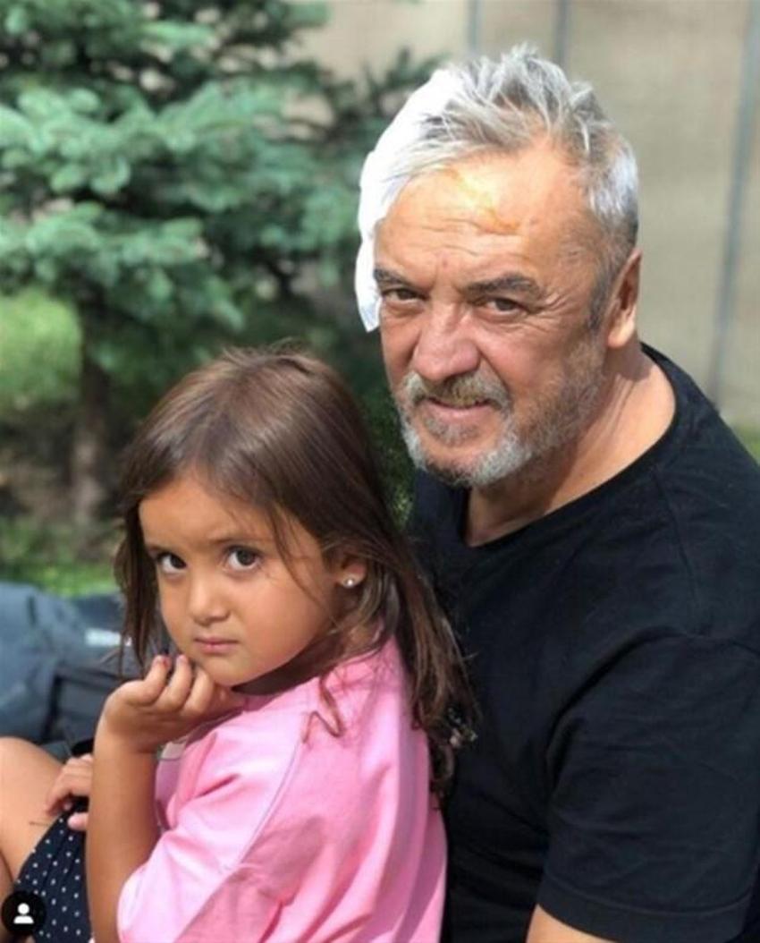 Sağlığına kavuşan Mesut Akusta kızıyla poz verdi!
