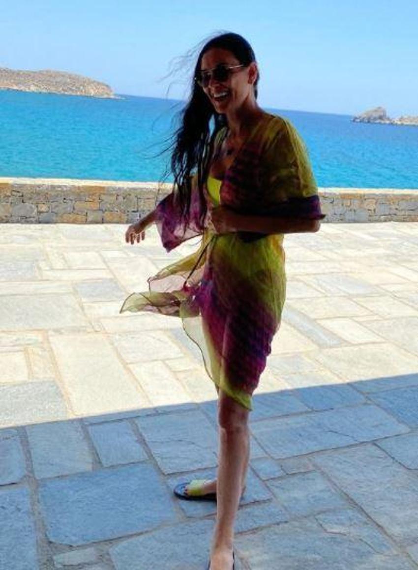 Demi Moore'dan mayolu poz! Gençlere taş çıkardı