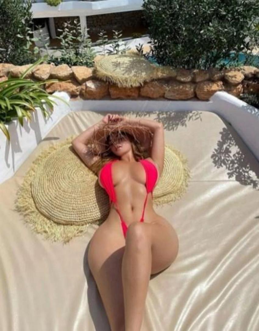 Demi Rose 'Karada, denizde' notuyla paylaştı!