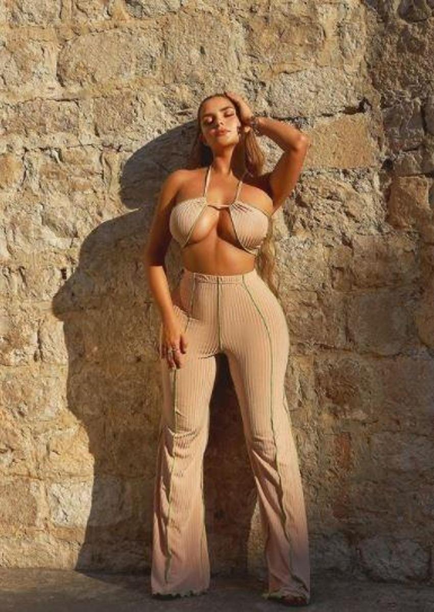 Demi Rose 'Karada, denizde' notuyla paylaştı!