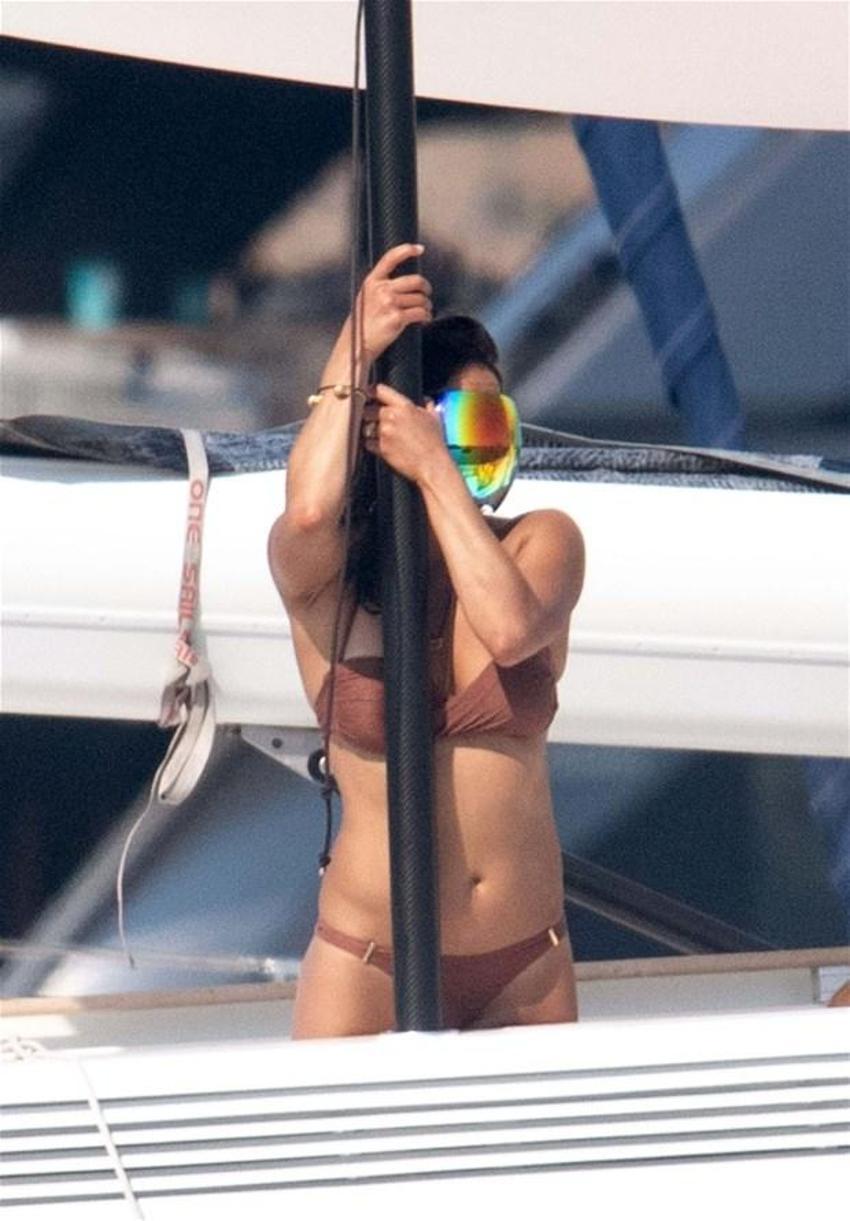 Michelle Rodriguez tatilin tadını çıkartıyor!