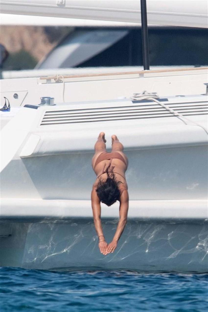 Michelle Rodriguez tatilin tadını çıkartıyor!