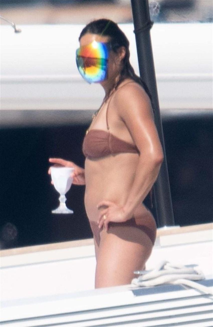Michelle Rodriguez tatilin tadını çıkartıyor!