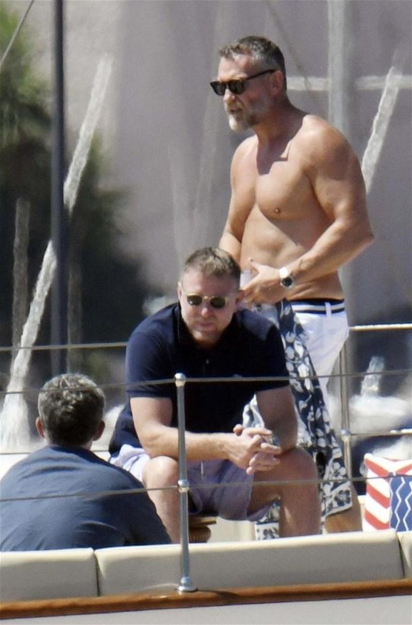 Guy Ritchie ve eşi Jacqui Ainsley tekne tatilinde! 'Teknede ayak masajı'