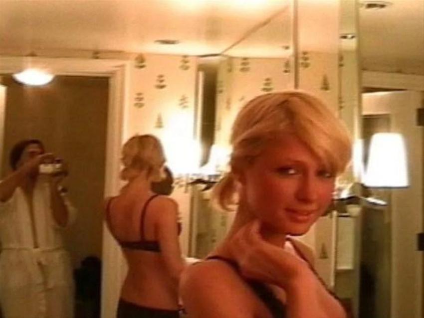 Paris Hilton’un üstsüz pozları sosyal medyayı yaktı geçti!
