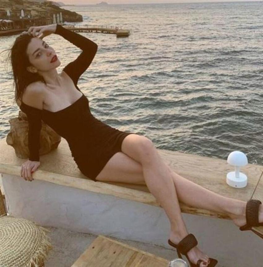 Merve Boluğur'dan bikinili tatil pozu!