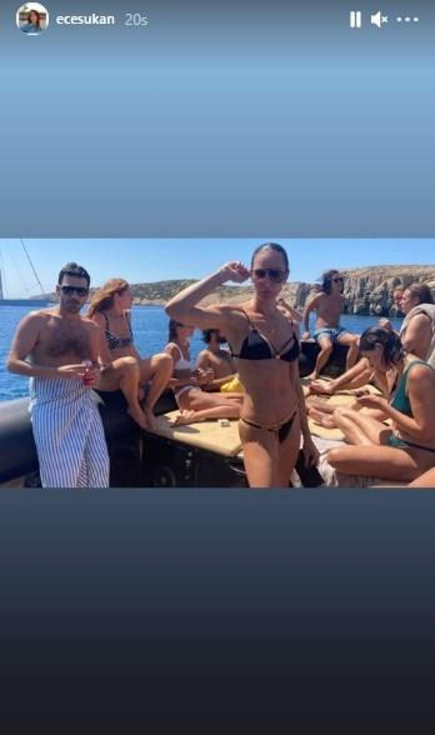 Ece Sükan tekne turunda! Fiziği ve bikinisine övgü...