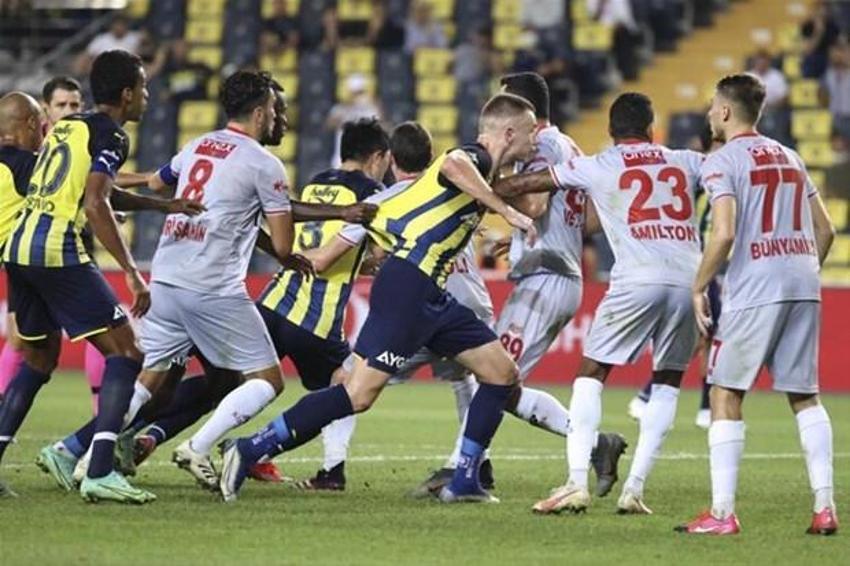 Fenerbahçe Antalyaspor maçından sonra Ali Koç ve Vitor Pereira'ya yaylım ateşi! 'Beklemeyin alın artık şunu...'