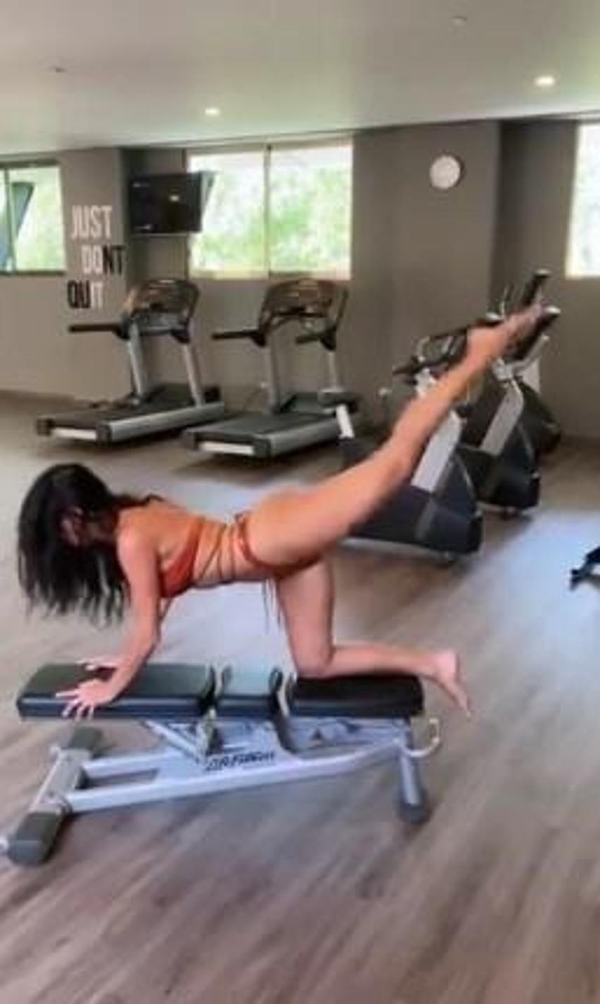 Minicik bikinisiyle spor yapan Nicole Scherzinger dikkat çekti!