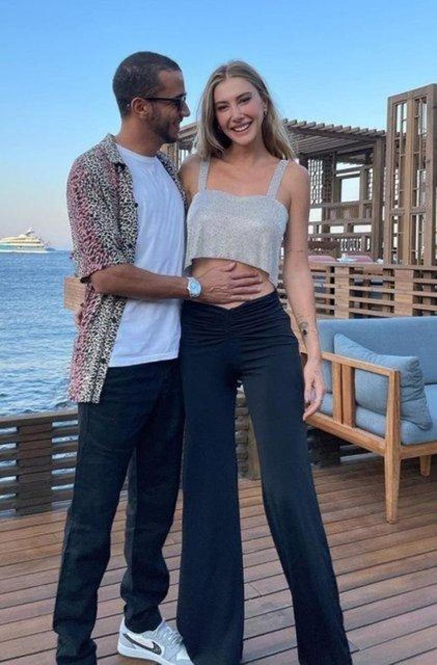 Şeyma Subaşı siyah bikinisiyle olay oldu!