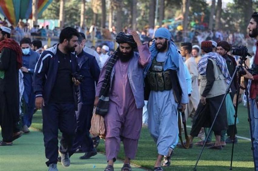 Afganistan'da dehşete düşüren son dakika gelişmesi! Taliban savaşçıları Amerikan askerleri üniformalarıyla...
