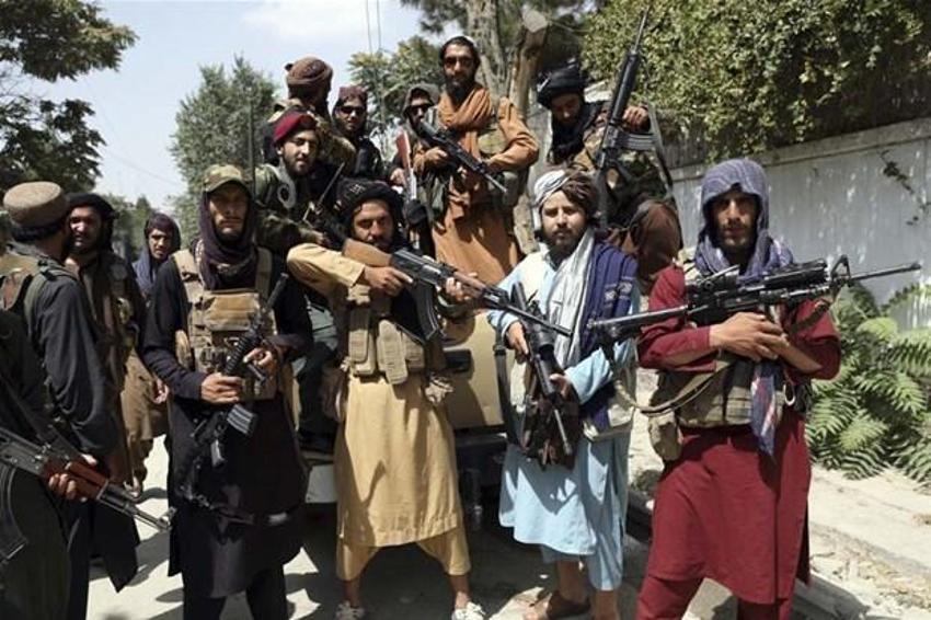 Afganistan'da dehşete düşüren son dakika gelişmesi! Taliban savaşçıları Amerikan askerleri üniformalarıyla...