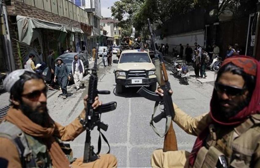 Afganistan'da dehşete düşüren son dakika gelişmesi! Taliban savaşçıları Amerikan askerleri üniformalarıyla...
