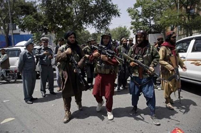Afganistan'da dehşete düşüren son dakika gelişmesi! Taliban savaşçıları Amerikan askerleri üniformalarıyla...