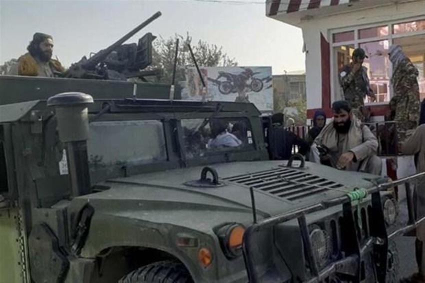 Afganistan'da dehşete düşüren son dakika gelişmesi! Taliban savaşçıları Amerikan askerleri üniformalarıyla...