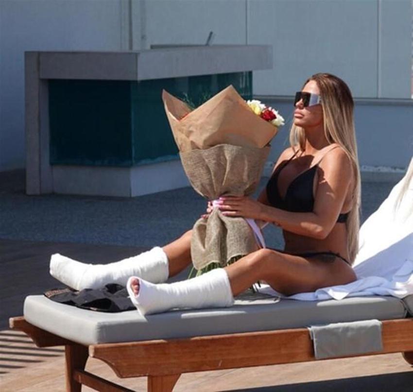 Katie Price bağımlılığını kazanca çevirdi! Ücretini veren sansürsüz izleyecek