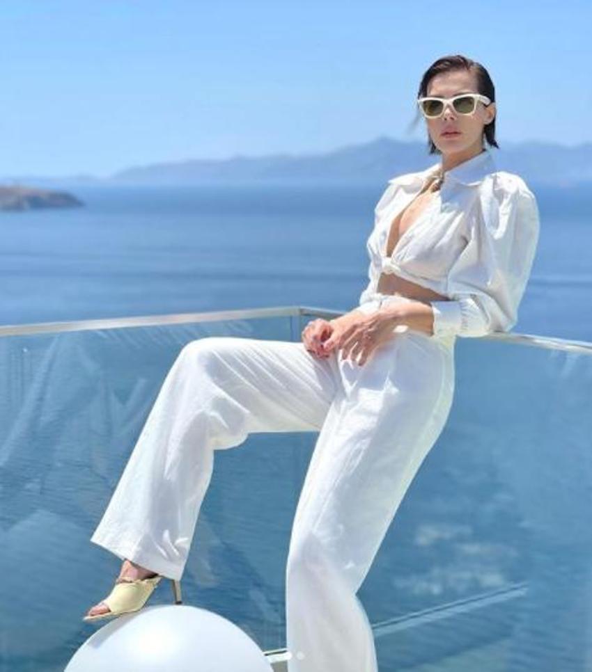 Hatice Şendil'den dikkat çeken pozlar!