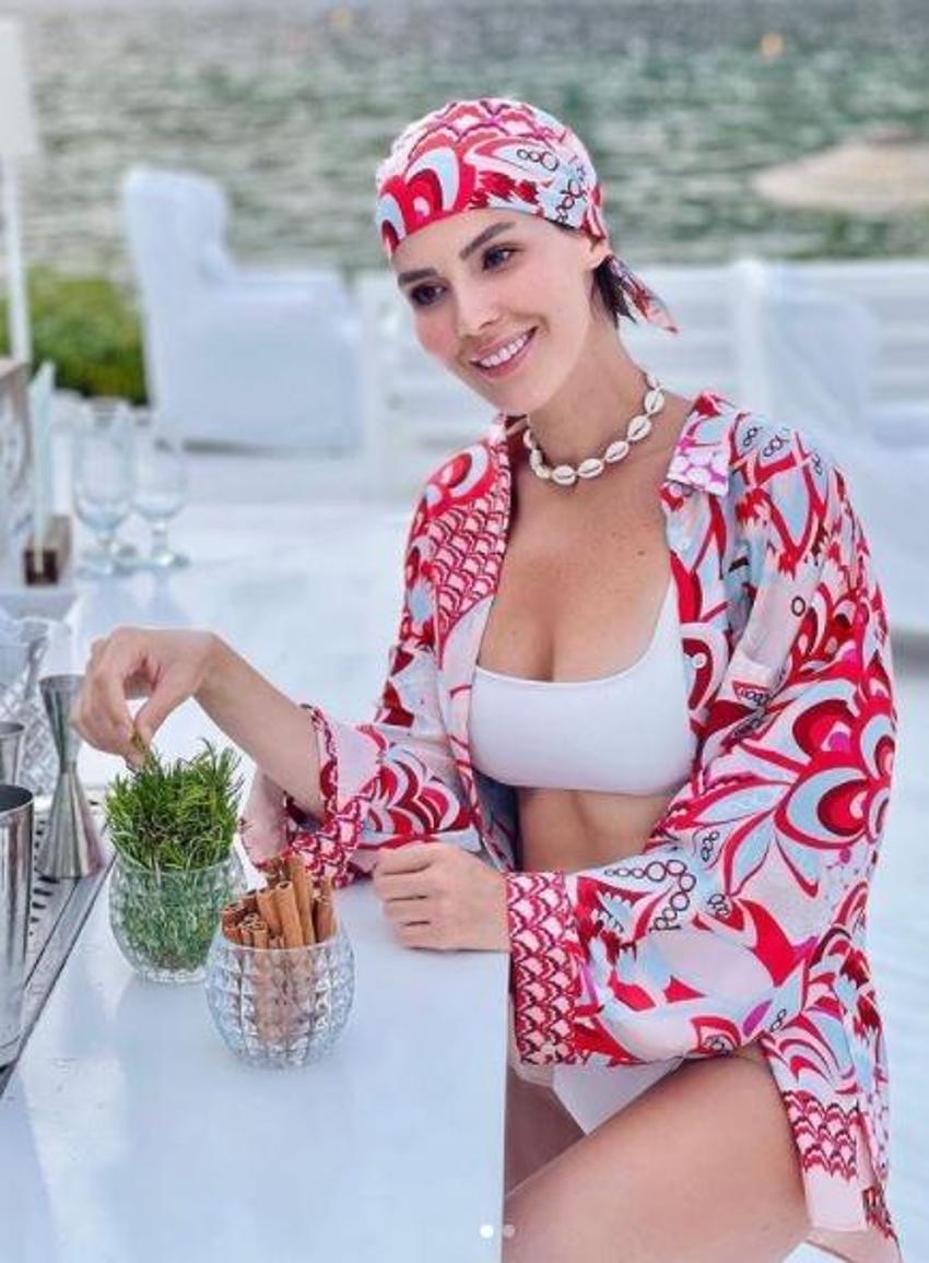 Hatice Şendil'den dikkat çeken pozlar!
