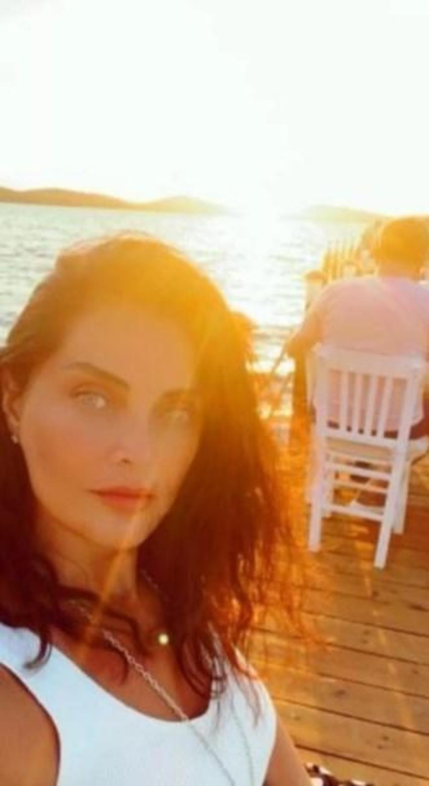 Yılan Hikâyesi'nin Başak'ı Betül Şahin tatil pozlarıyla yıllara meydan okudu!