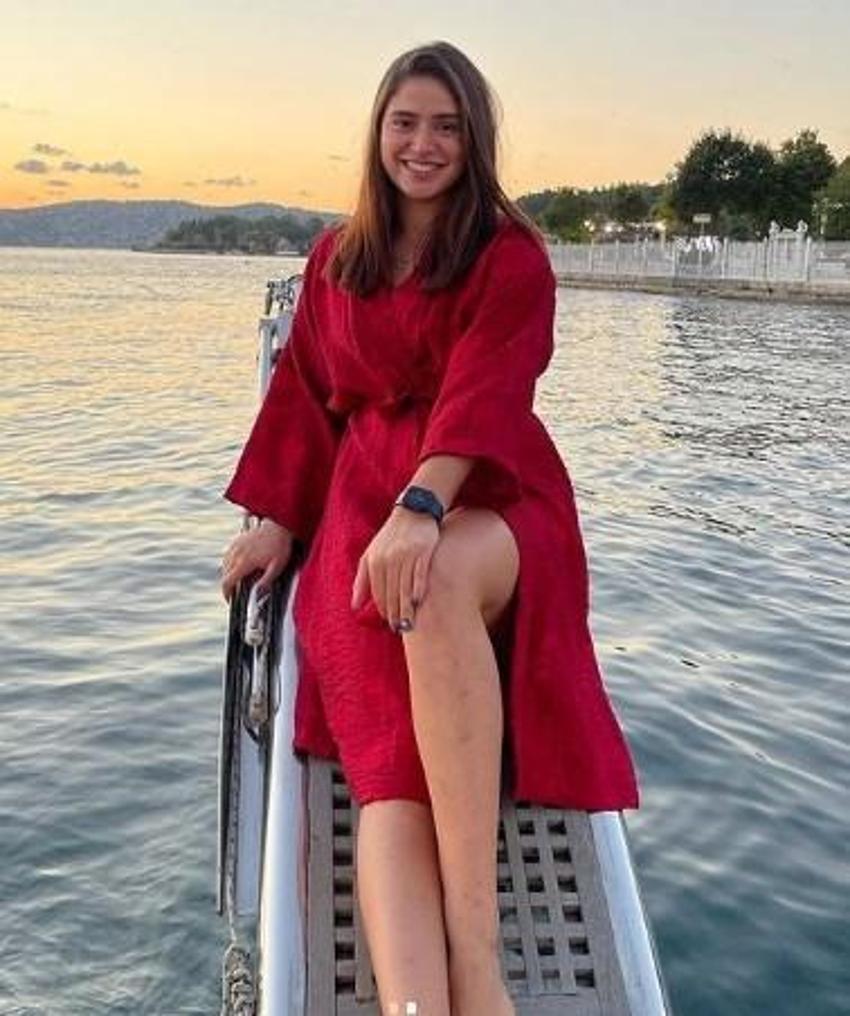 Survivor Ayşe tatil pozlarıyla Instagram'ı salladı! Yasin Obuz sessiz kalmadı...