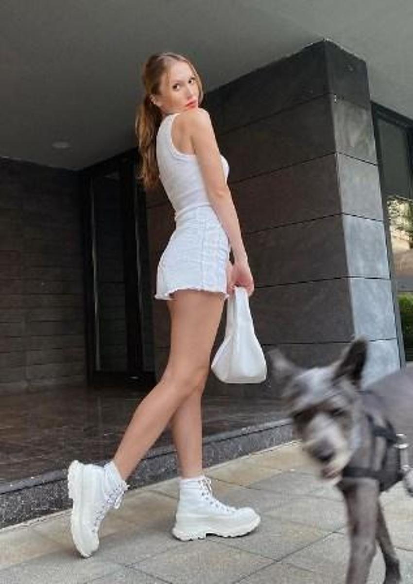 Duygu Özaslan'ın bikinili pozu olay oldu! 'Yaktın geçtin'